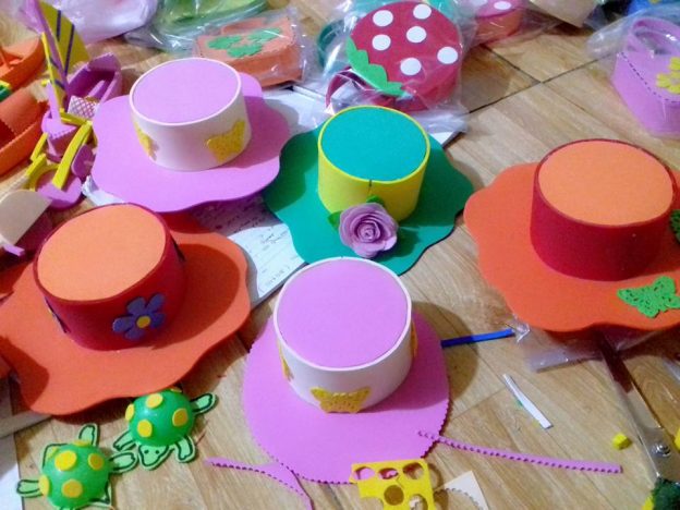 5 tips làm đồ chơi bằng giấy xốp cho bé chơi hoài không chán