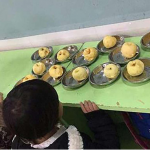 Cho trẻ ăn hoa quả thối hỏng ở trường mầm non danh tiếng